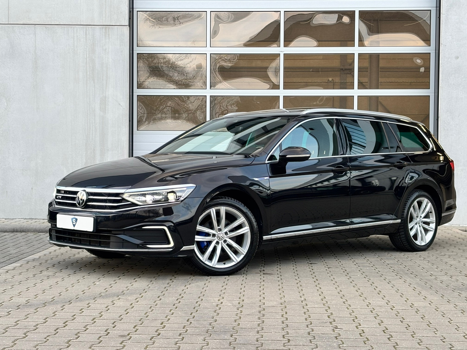 Volkswagen Passat Variant 1.4 TSI PHEV GTE | Pano | Leder/alcantara | 18inch 50831683-0.jpg | Autobedrijf Van Schijndel