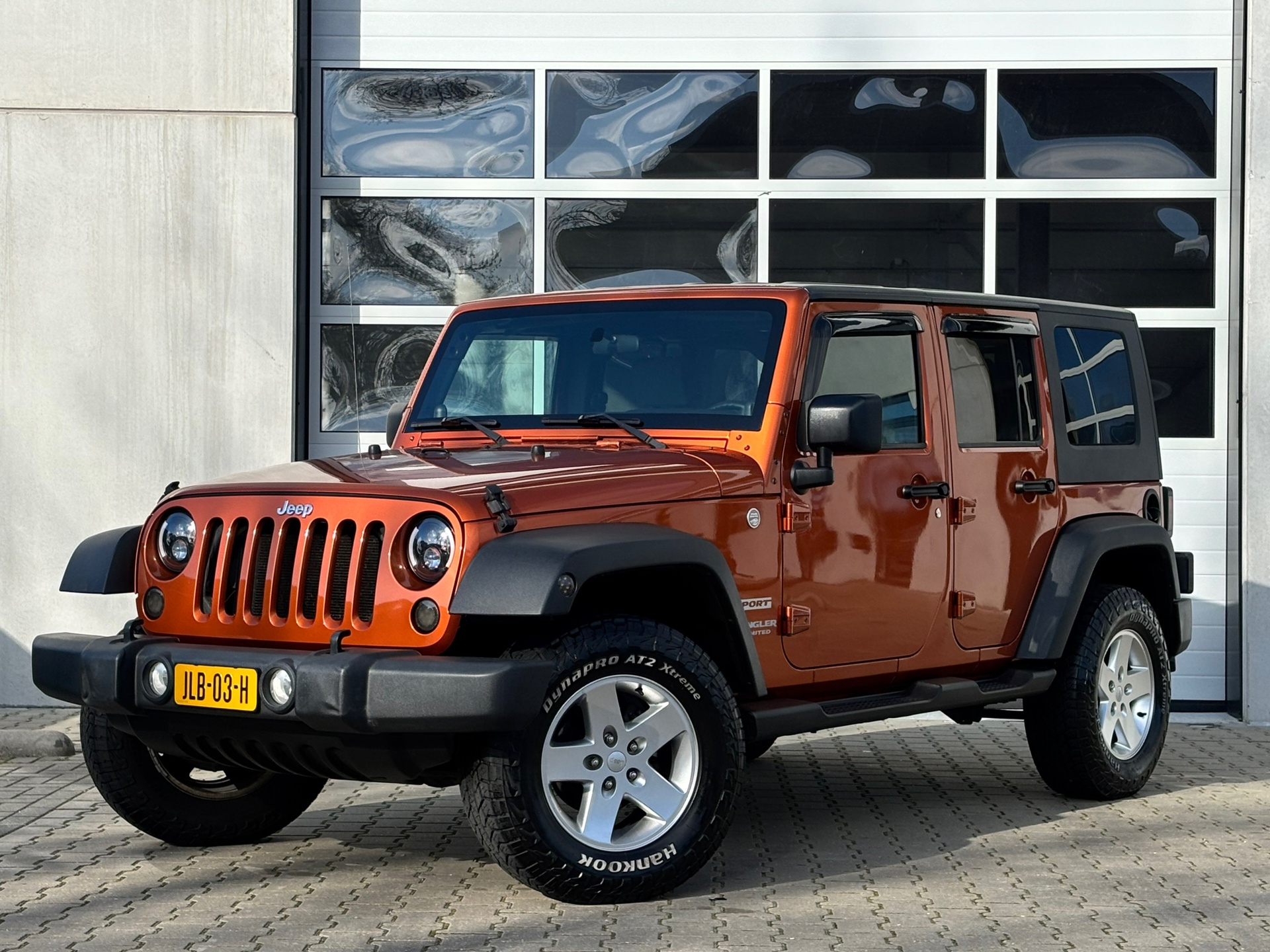 Jeep Wrangler Unlimited 3.8 Sport | Cabrio hardtop 51372176-0.jpg | Autobedrijf Van Schijndel