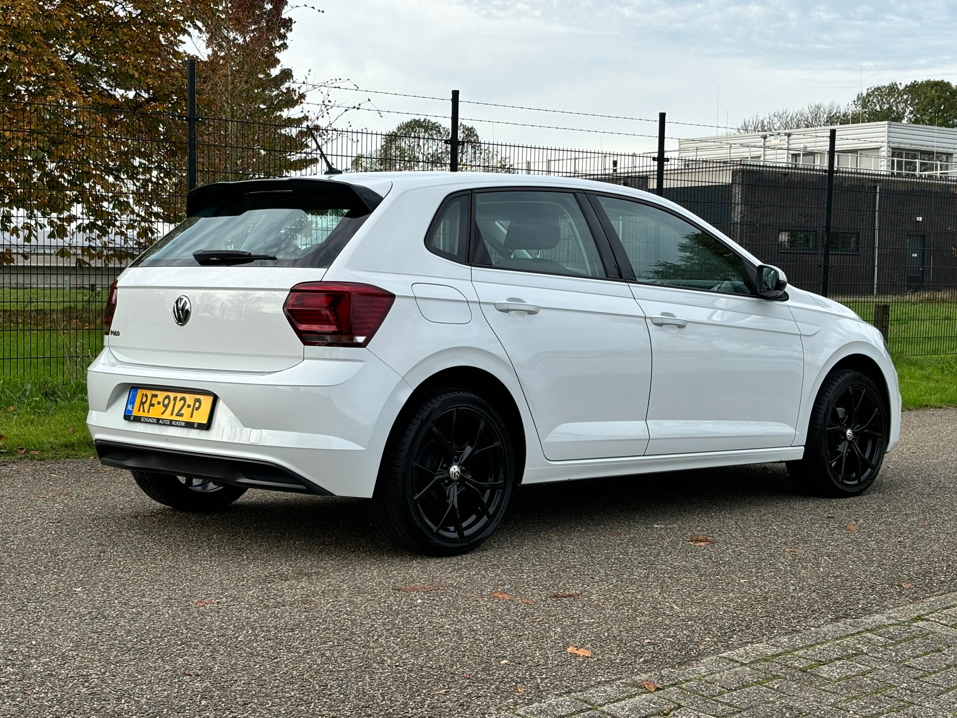 Volkswagen Polo 1.0 Comfortline | 17inch | 5drs | ACC 43699009-2.jpg | Autobedrijf Van Schijndel