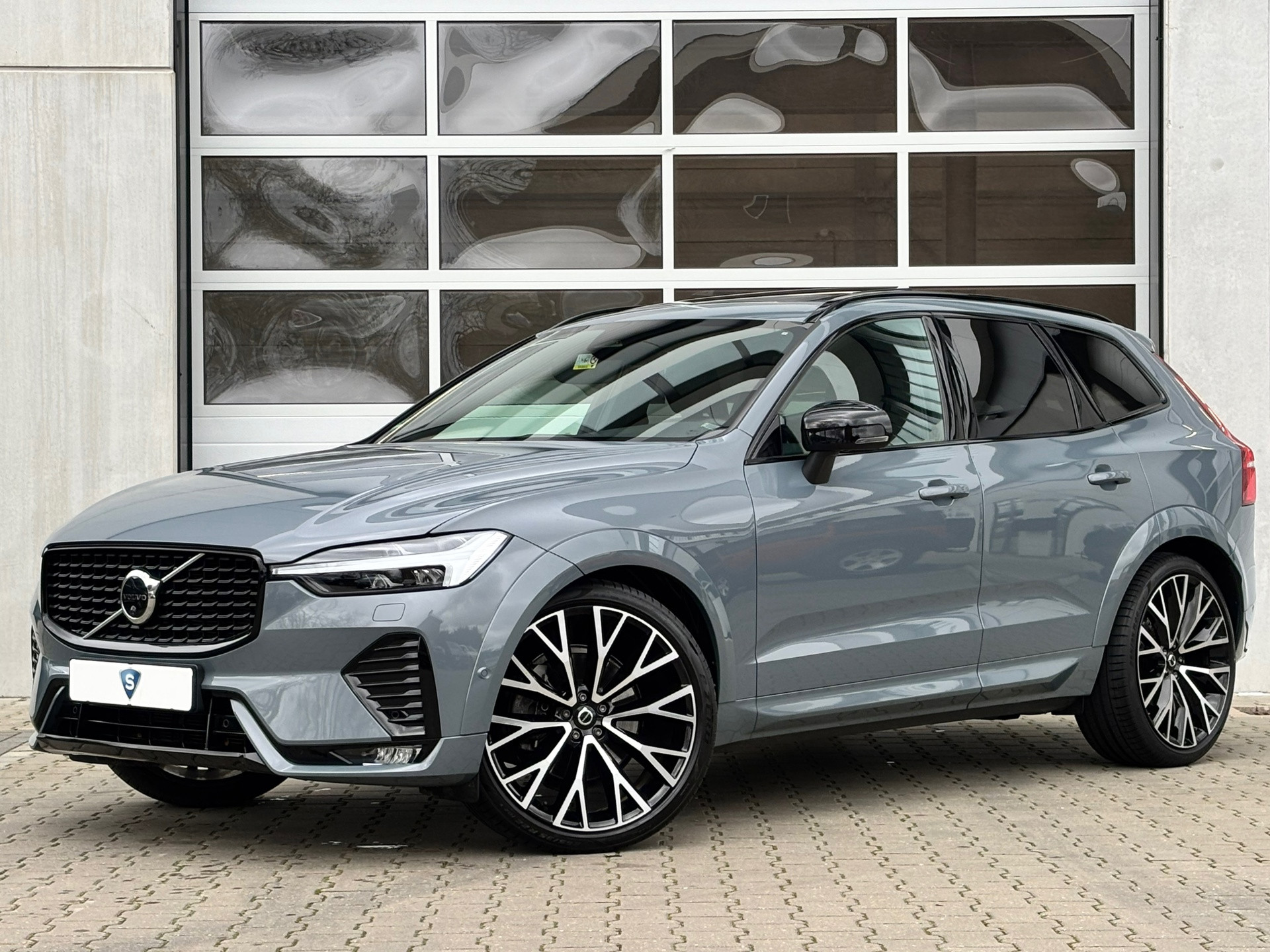 Volvo XC60 2.0 B5 Dark / 360°/ Google/ 22inch/ Massage 51563923-0.jpg | Autobedrijf Van Schijndel