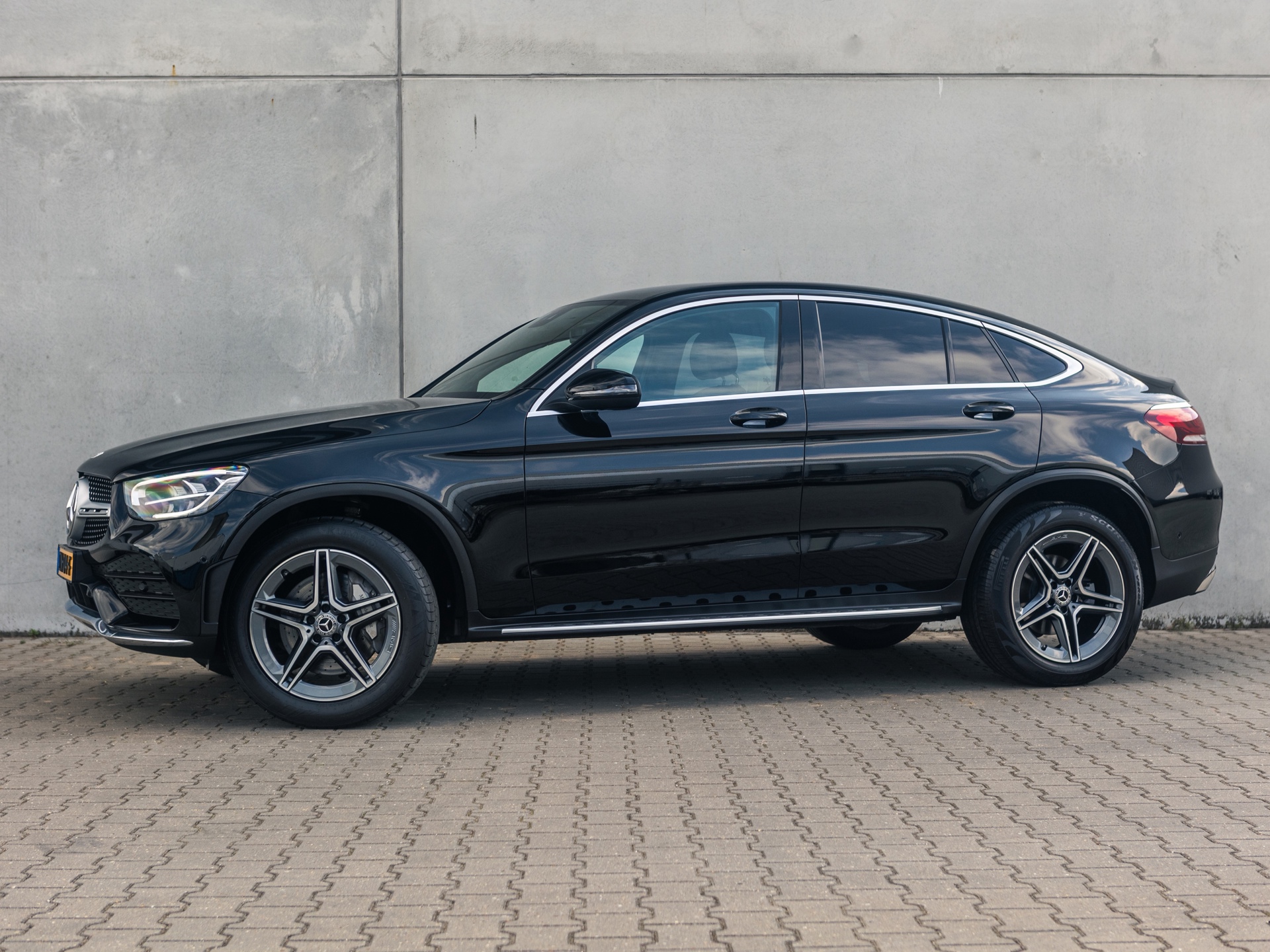 Mercedes-Benz GLC Coupé 300e 4MATIC SOH-Test/ AMG/ MBUX/ Carplay 51916892-0.jpg | Autobedrijf Van Schijndel