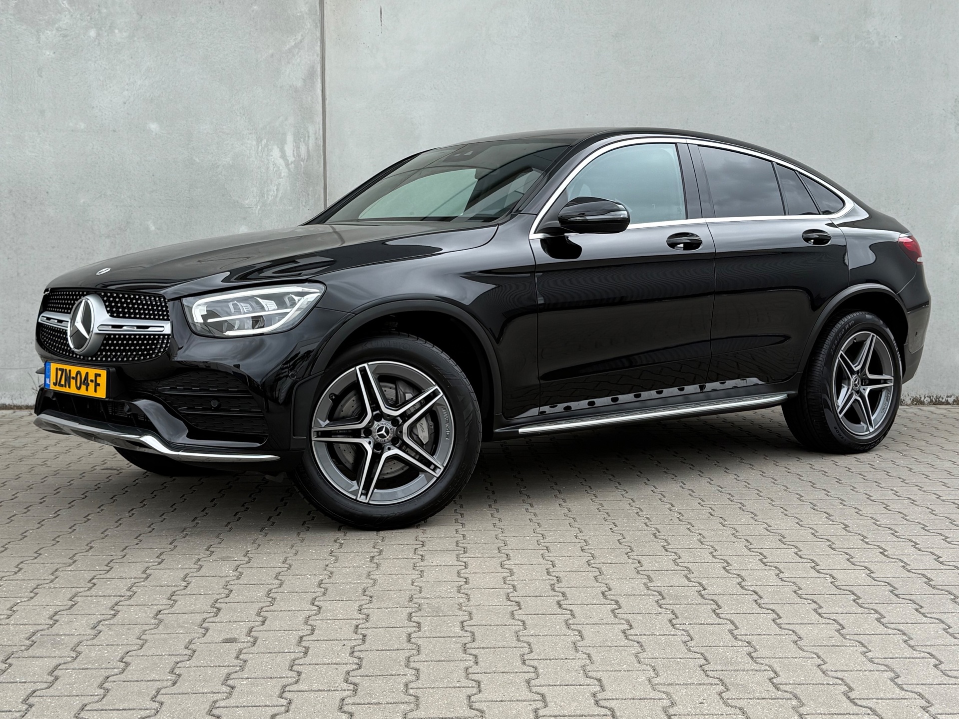 Mercedes-Benz GLC Coupé 300e 4MATIC SOH-Test/ AMG/ MBUX/ Carplay 51916892-0.jpg | Autobedrijf Van Schijndel