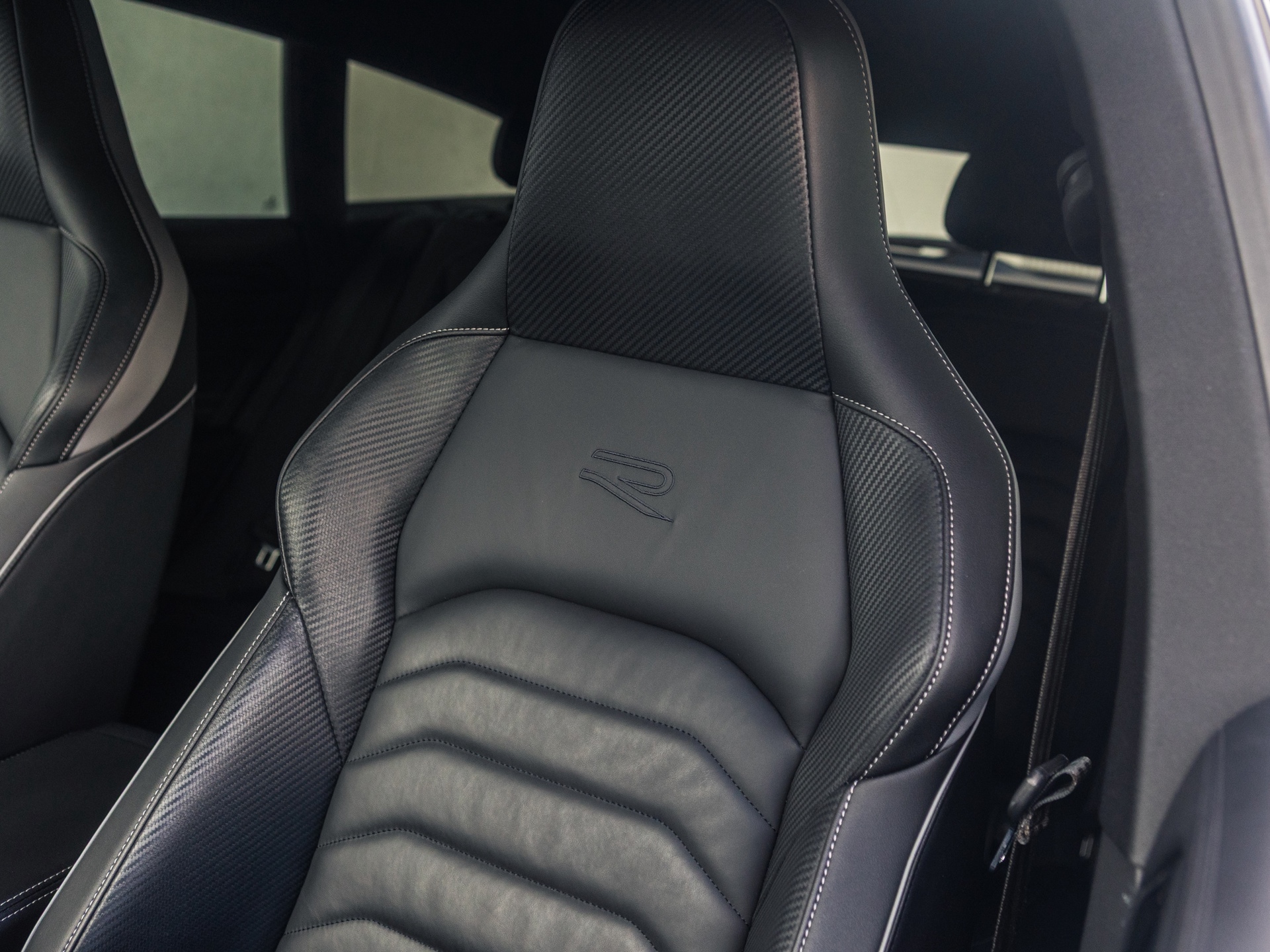 Volkswagen Arteon Shooting Brake 1.4 TSI eHybrid R-Line Business+ SOH 99.4% !! Sportstoelen 19inch Dealerauto 52149147-1.jpg | Autobedrijf Van Schijndel