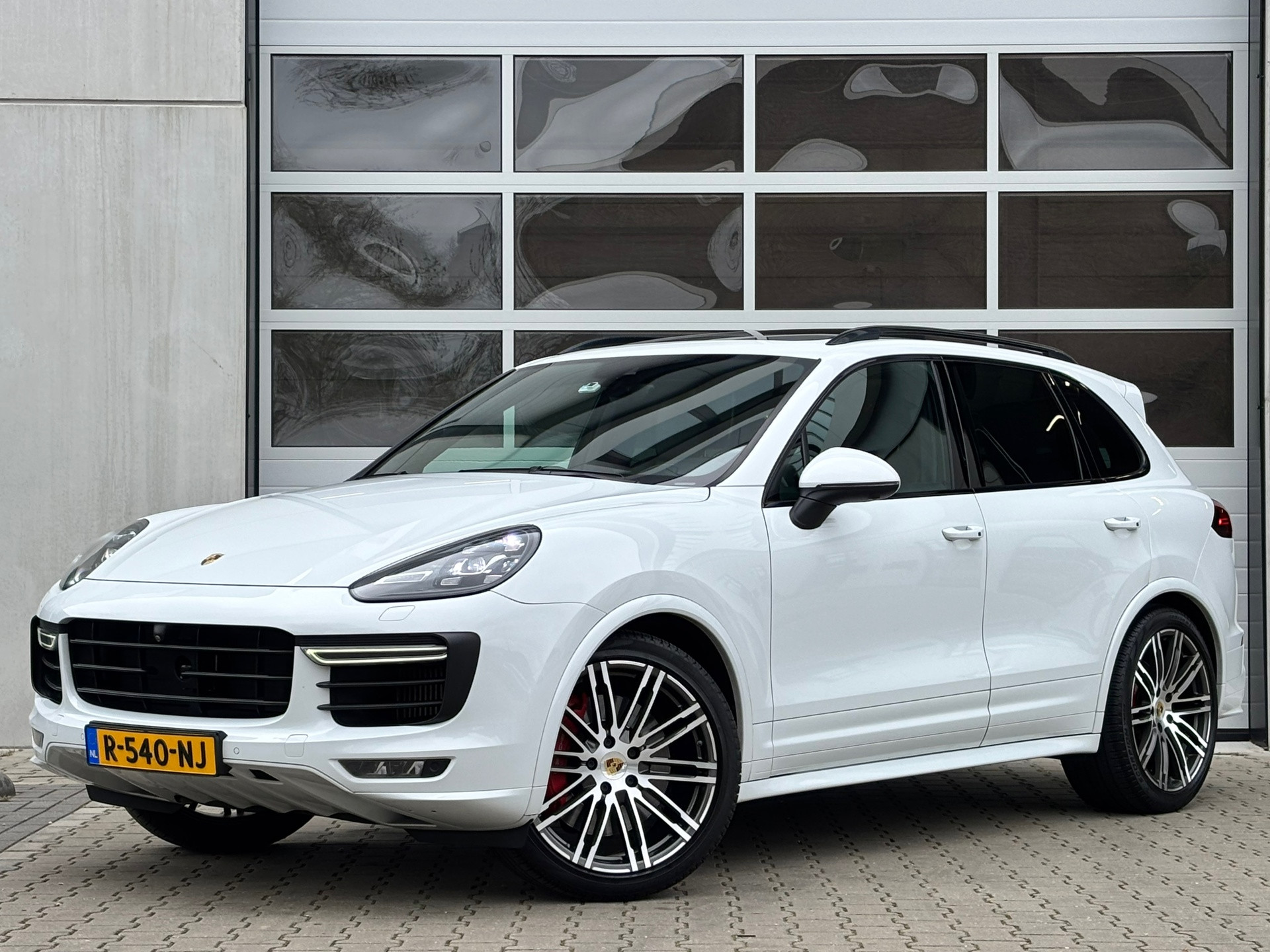Porsche Cayenne 3.6 GTS Carbon Carplay Trekhk. 21inch Pano 53052684-0.jpg | Autobedrijf Van Schijndel
