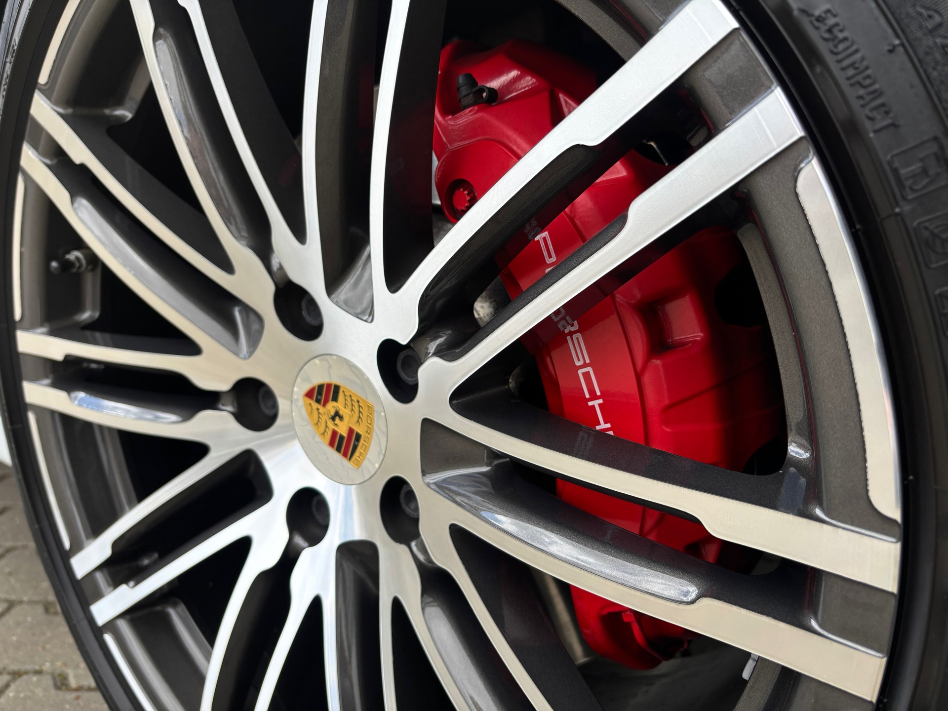 Porsche Cayenne 3.6 GTS Carbon Carplay Trekhk. 21inch Pano 53052684-2.jpg | Autobedrijf Van Schijndel