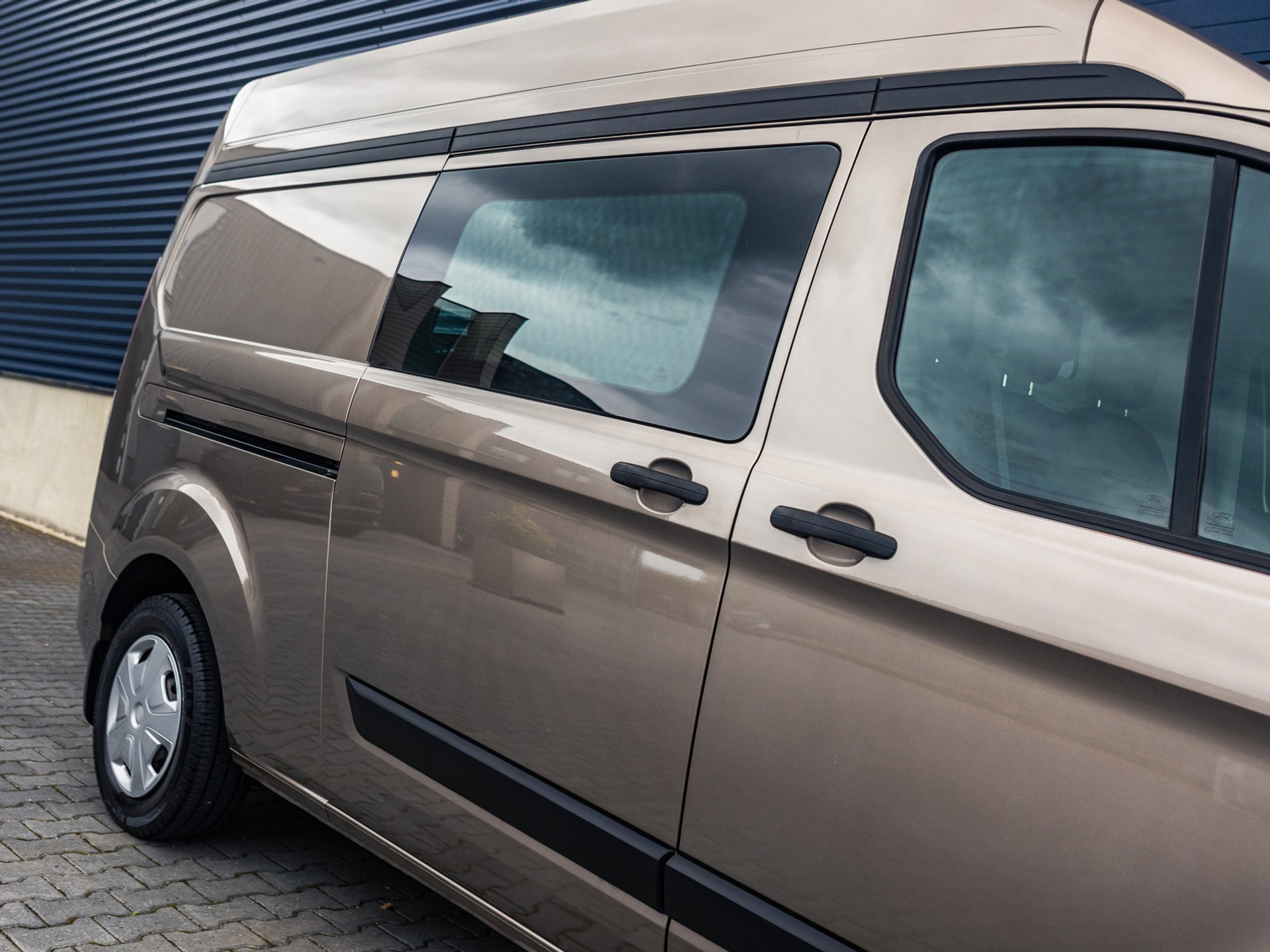 Ford Transit Custom 300 2.0 TDCI L2H2 Limited 53642632-2.jpg | Autobedrijf Van Schijndel