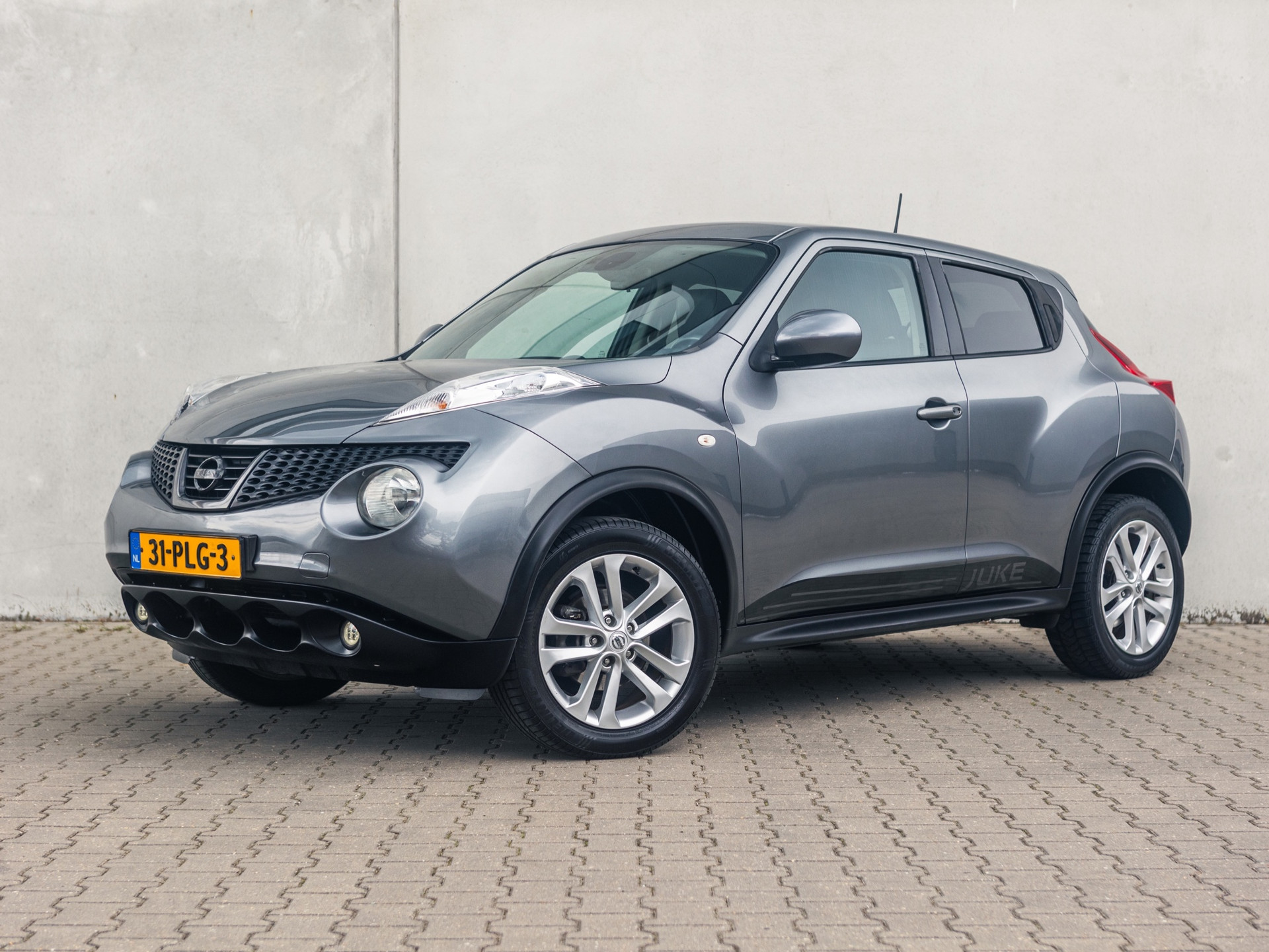 Nissan Juke 1.6 Tekna Leder 17inch Carbon 54421884-0.jpg | Autobedrijf Van Schijndel