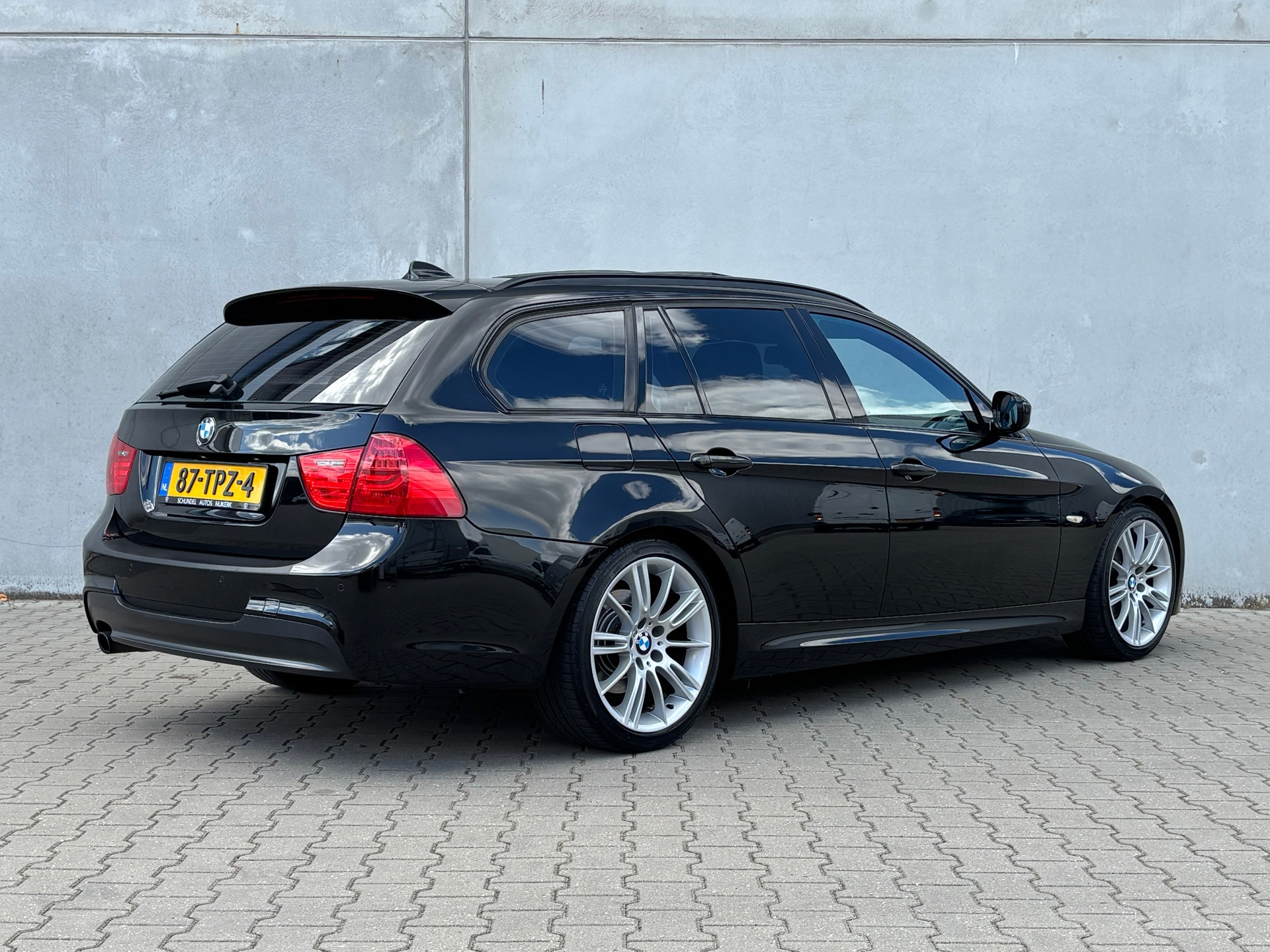 BMW 3 Serie Touring 318i Corporate Lease Luxury Line | Apple Carplay | M Sport | Pano dak | Automt. 54763975-2.jpg | Autobedrijf Van Schijndel