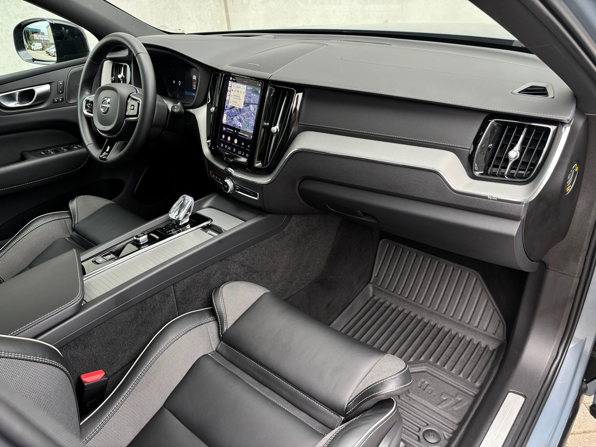 Volvo XC60 2.0 T8 455 PK hybrid AWD Ultimate Dark SOH 99% Pano dak 55106360-1.jpg | Autobedrijf Van Schijndel