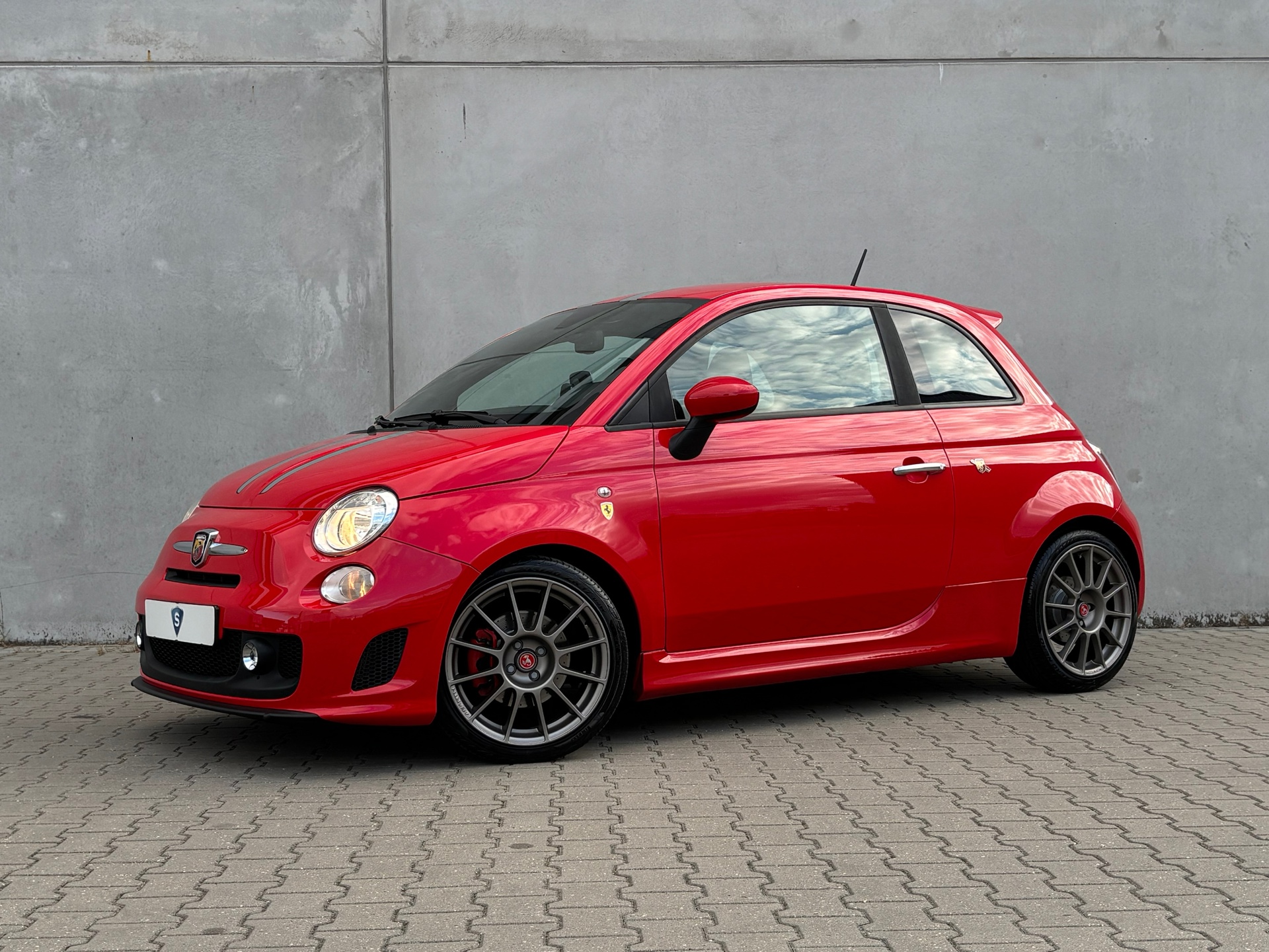 Fiat 500 1.4-16V Abarth Ferrari Dealers Edition no.175/200 55199441-0.jpg | Autobedrijf Van Schijndel