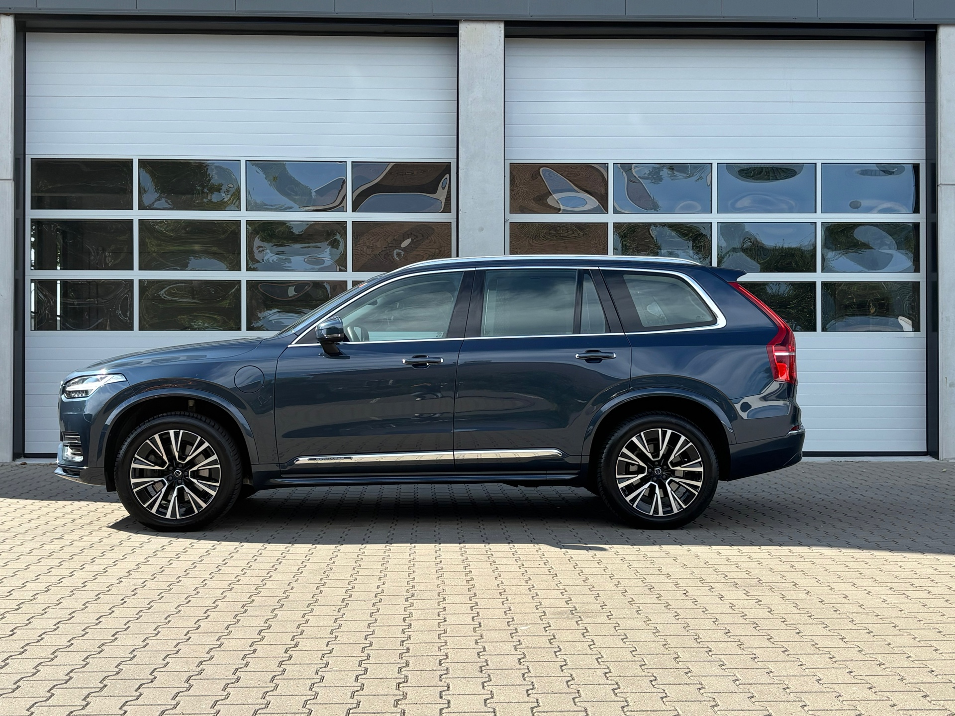 Volvo XC90 2.0 T8 Recharge AWD Plus Bright 55444638-0.jpg | Autobedrijf Van Schijndel