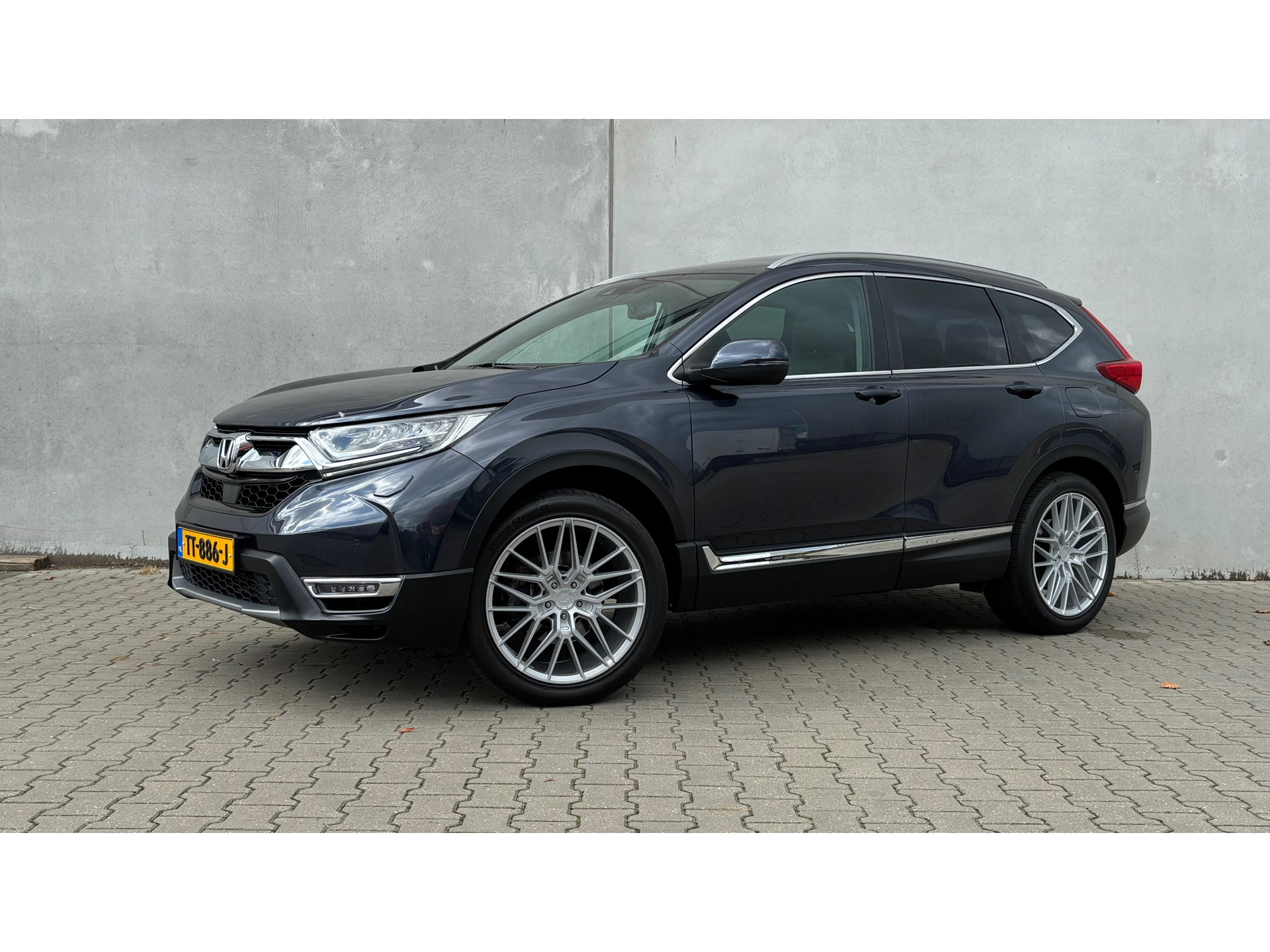 Honda CR-V 1.5 AWD Executive | Pano dak | Leder | Head up | 93.000km!! 56392731-0.jpg | Autobedrijf Van Schijndel