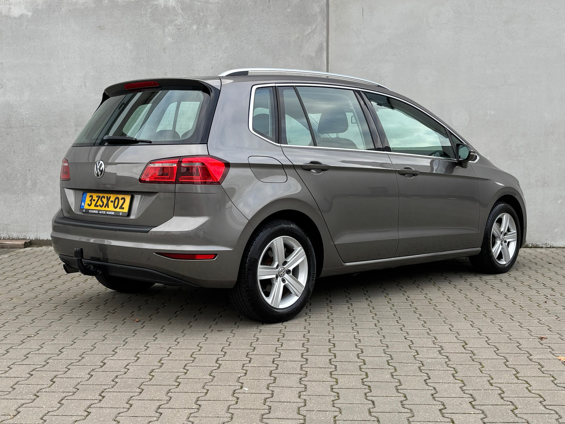 Volkswagen Golf Sportsvan 1.2 TSI Highline Clima Trekhk. Multimedia 57456922-2.jpg | Autobedrijf Van Schijndel