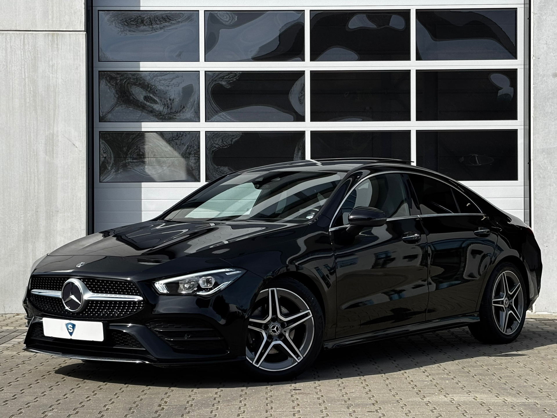 Mercedes-Benz CLA 180 Business Solution AMG | Sfeerverlichting | Pano 51348636-0.jpg | Autobedrijf Van Schijndel